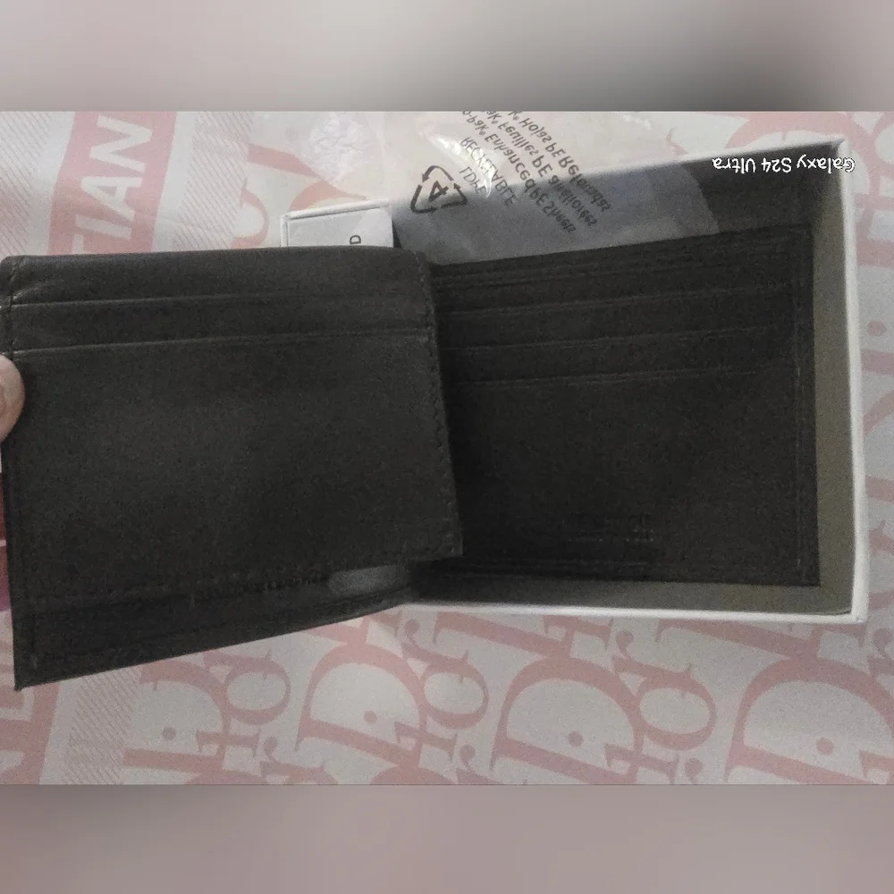 Kenneth Cole Reaction Brown Wallet NIB